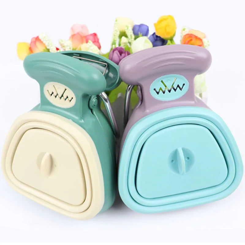 Cuchara para excrementos plegable de viaje para perros y mascotas, con 1 rollo de bolsas descompuibles